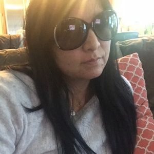 Meet your Posher, Ana